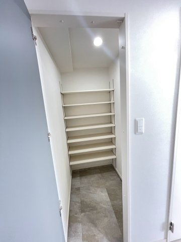 CREST西新 の収納