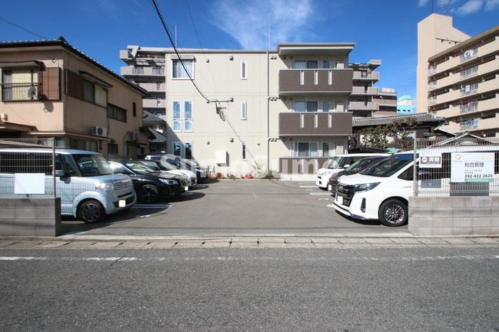 D-room大橋の駐車場