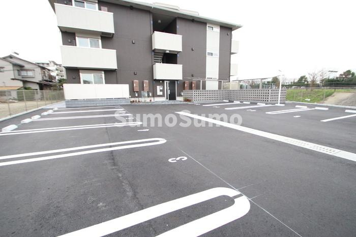 D-room東那珂の駐車場