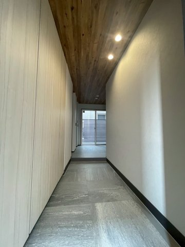 D-ROOM百道の玄関