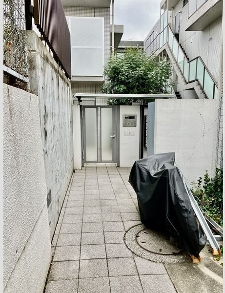 ＧＬＩＤＥ自由が丘のエントランス
