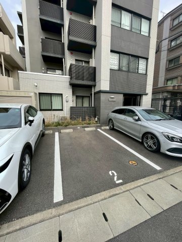 ENSTEPNo.11高宮南の駐車場