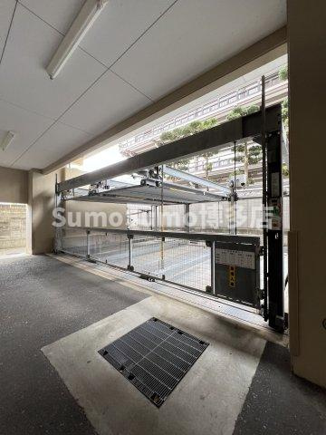F・PARC西新の駐車場