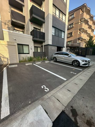 ENSTEPNo.11高宮南の駐車場
