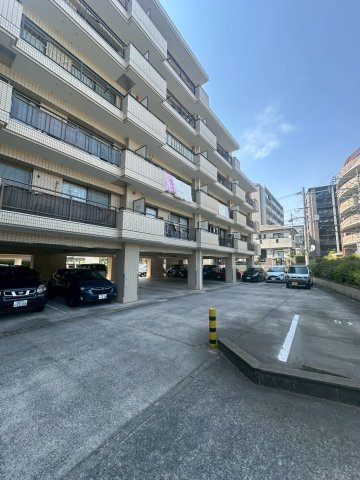 G-ONE姪浜駅南EASTの駐車場