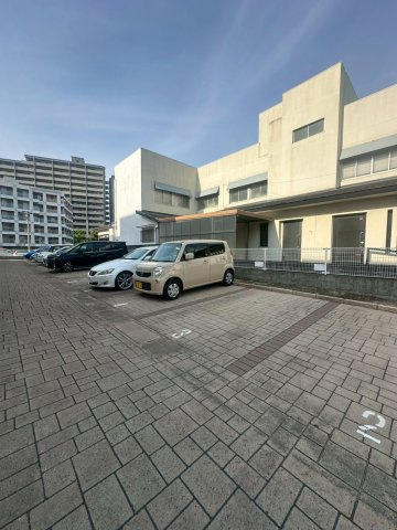 D-room笹丘の駐車場