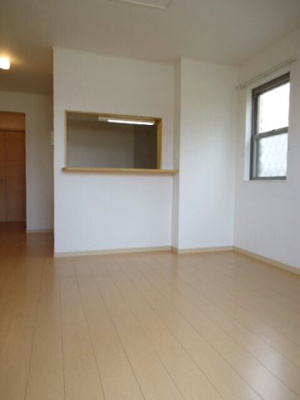 【居間・リビング】 | メゾン・リュミエールⅠ | ゆったりとしたリビングです