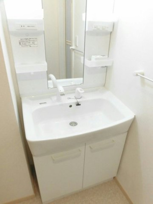 【洗面所】 | メゾン・リュミエールⅠ | 使いやすい洗面所です