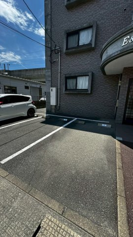 Ｅ＆Ｋ筥松の駐車場