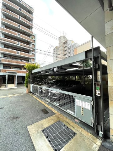 F・PARC西新の駐車場