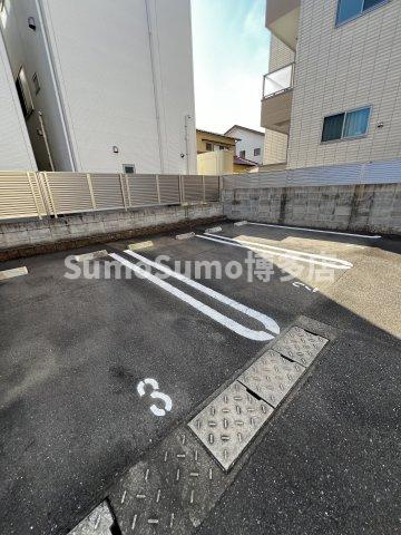 D-room鳥飼の駐車場