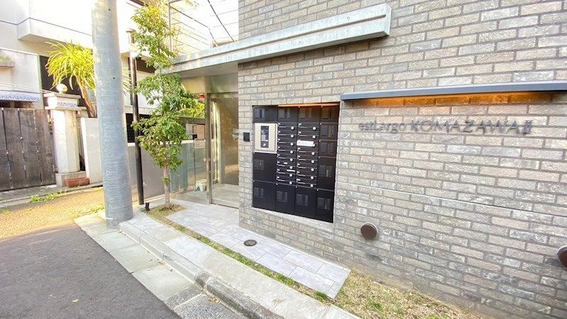 est Largo KOMAZAWAⅡのエントランス