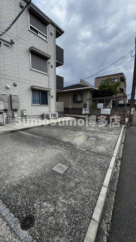 D-room別府の駐車場