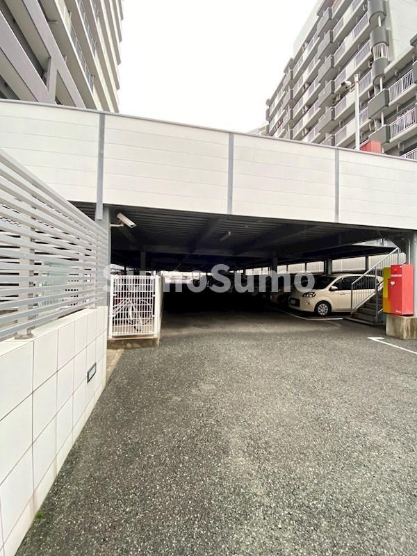 F・PARC GRANDMARK天神の駐車場