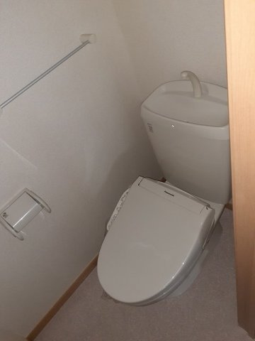 ハーモニーコートＢのトイレ|清潔感のあるトイレです