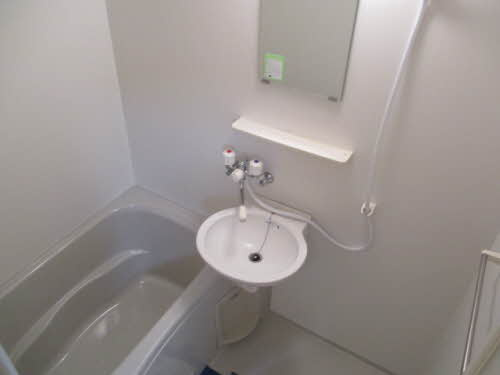 ジュネス古高山Ⅱの浴室