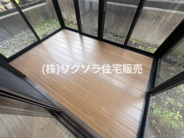 星田西3丁目　中古一戸建ての内装|雨の日も安心なサンルーム
■物件内覧・資金計画相談・住宅ローン相談、リフォーム相談、お問合せ受付中■
※当日・翌日のご内覧、ご相談はお電話でのお問合せがスムーズです！