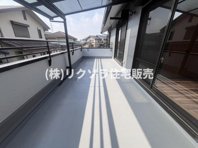 星田西3丁目　中古一戸建てのバルコニー|陽当たり良好バルコニー
■物件内覧・資金計画相談・住宅ローン相談、リフォーム相談、お問合せ受付中■
※当日・翌日のご内覧、ご相談はお電話でのお問合せがスムーズです！