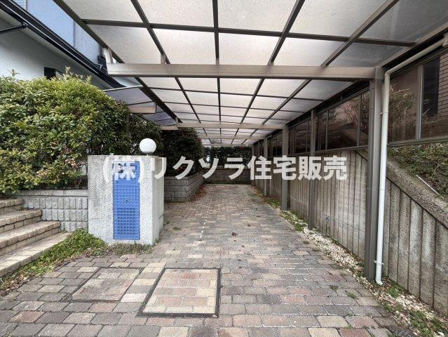 星田西3丁目　中古一戸建ての駐車場|駐車場2台
■物件内覧・資金計画相談・住宅ローン相談、リフォーム相談、お問合せ受付中■
※当日・翌日のご内覧、ご相談はお電話でのお問合せがスムーズです！