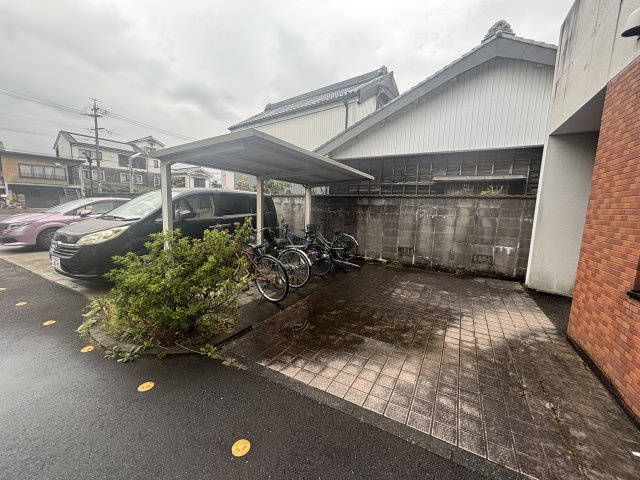 ライトクロト半田の駐車場