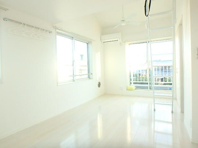 サンパル東伏見の居間・リビング