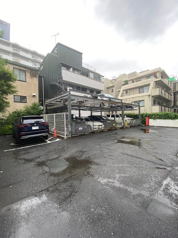 目黒区下目黒２丁目の賃貸マンションの駐車場