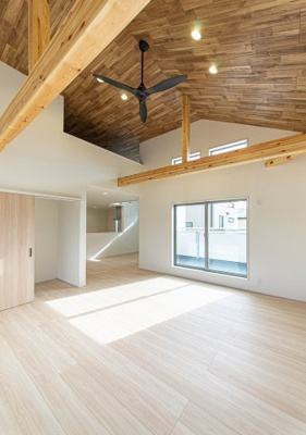 【居間・リビング】 | 茅ヶ崎市小和田1丁目 新築戸建 全2棟