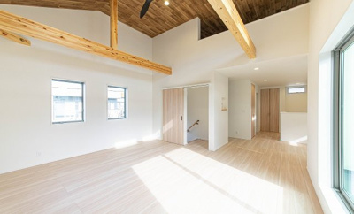 【居間・リビング】 | 茅ヶ崎市小和田1丁目 新築戸建 全2棟