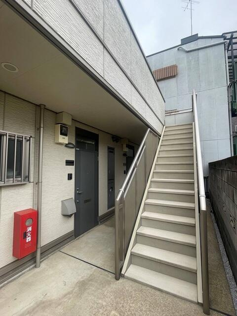 ＪＩＹＵＧＡＯＫＡ　ＦＬＡＴＳ　Ｍ＆Ｎのエントランス| 