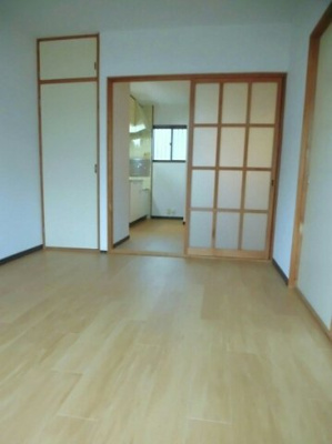 【居間・リビング】 | エルディム東幸Ａ | 使いやすい居間です