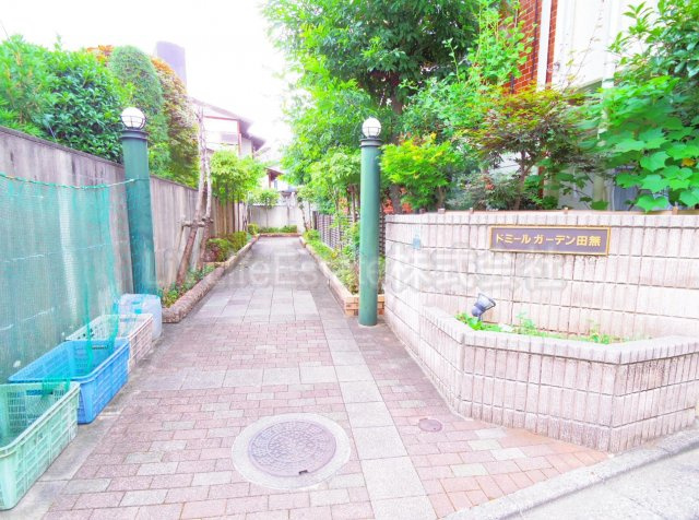 ドミールガーデン田無(ドミールガーデンタナシ)のエントランス