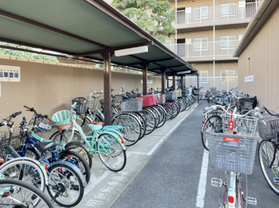 【駐輪場】 | 恒陽綾瀬マンション | 【自転車置き場】最新の空き状況や費用などの詳細は担当スタッフまでお問い合わせください。