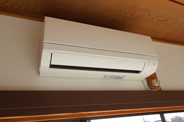 泰晃藤岡貸家の設備|南東側和室6帖　エアコン