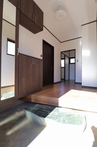 泰晃藤岡貸家の玄関