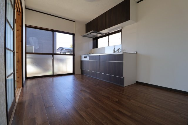 泰晃藤岡貸家の居間・リビング