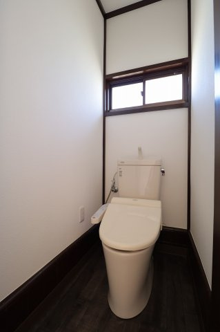 泰晃藤岡貸家のトイレ