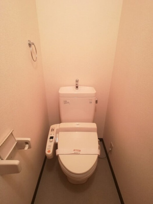 【トイレ】 | Ｄ’フレアタウン長宮 Ⅱ | 温水洗浄暖房便座