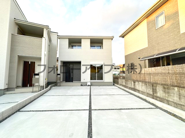 岸和田上町３期2号棟の駐車場|駐車場があるので、車を買う予定の方も安心です