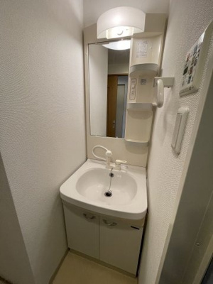 【洗面所】 | プレッツァ新大阪 | スペースが確保できる洗面所です