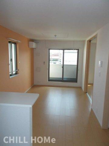 プレジールの居間・リビング|当社、チルホームのHPもご覧ください(^^)/物件情報多数♪