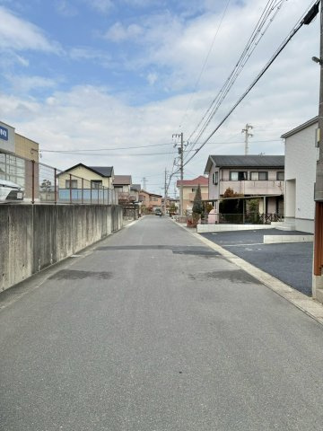 ●鈴鹿市岸岡町第5 新築戸建【全4棟】の前面道路含む現地写真