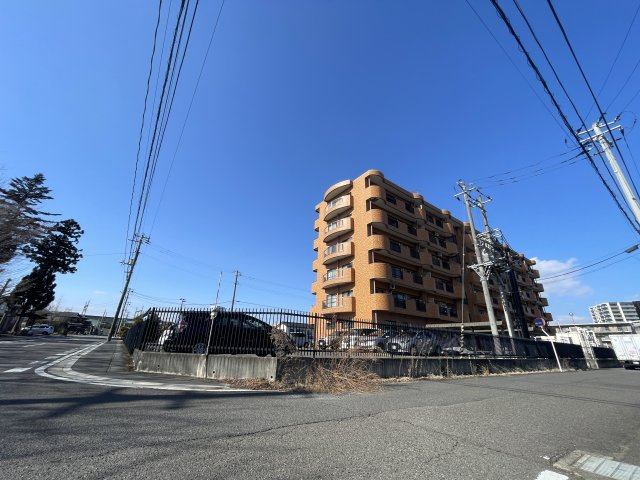 想定年間賃料3,562.6万　想定利回り10.17％　鉄骨コンクリート造の周辺