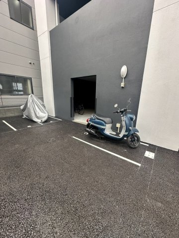 LIBTH博多駅南Ⅶの駐車場