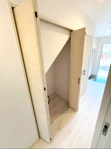 佐伯区八幡東２丁目　№35855の収納|１階ホール収納