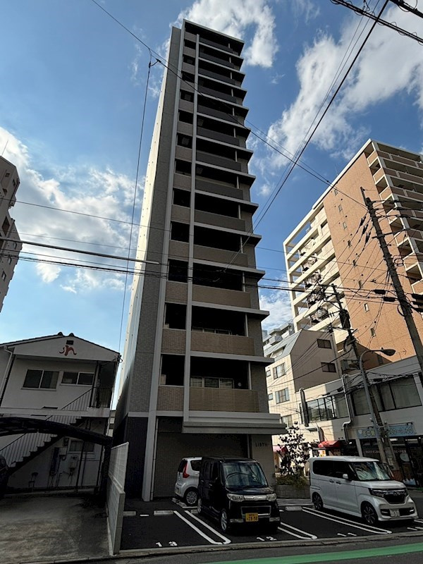 LIBTH県庁前