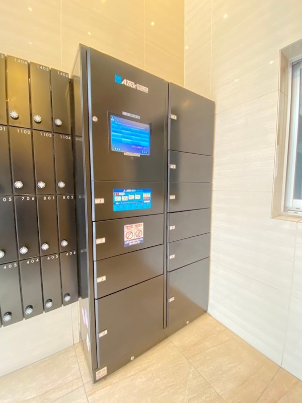 LIBTH高宮のロビー