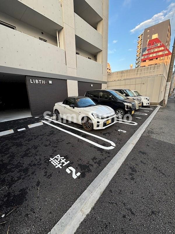 LIBTH南福岡の駐車場