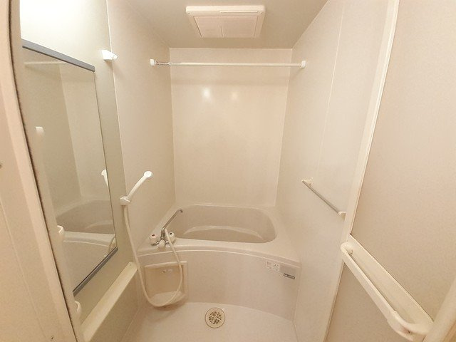 ノイ　インプレスの浴室|落ち着いた空間のお風呂です