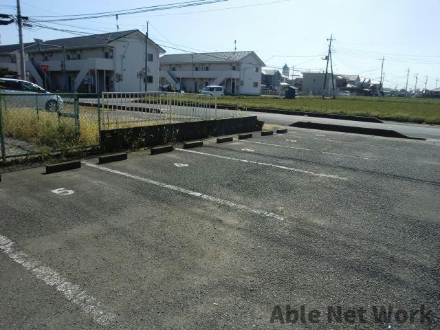プリヴィラ壹番館の駐車場|並列駐車場