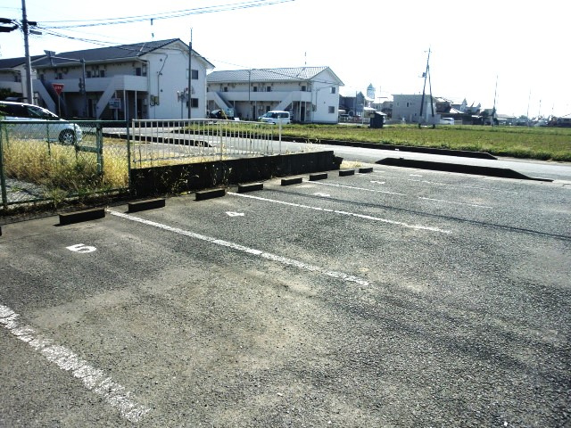 プリヴィラ壹番館の駐車場|並列駐車場